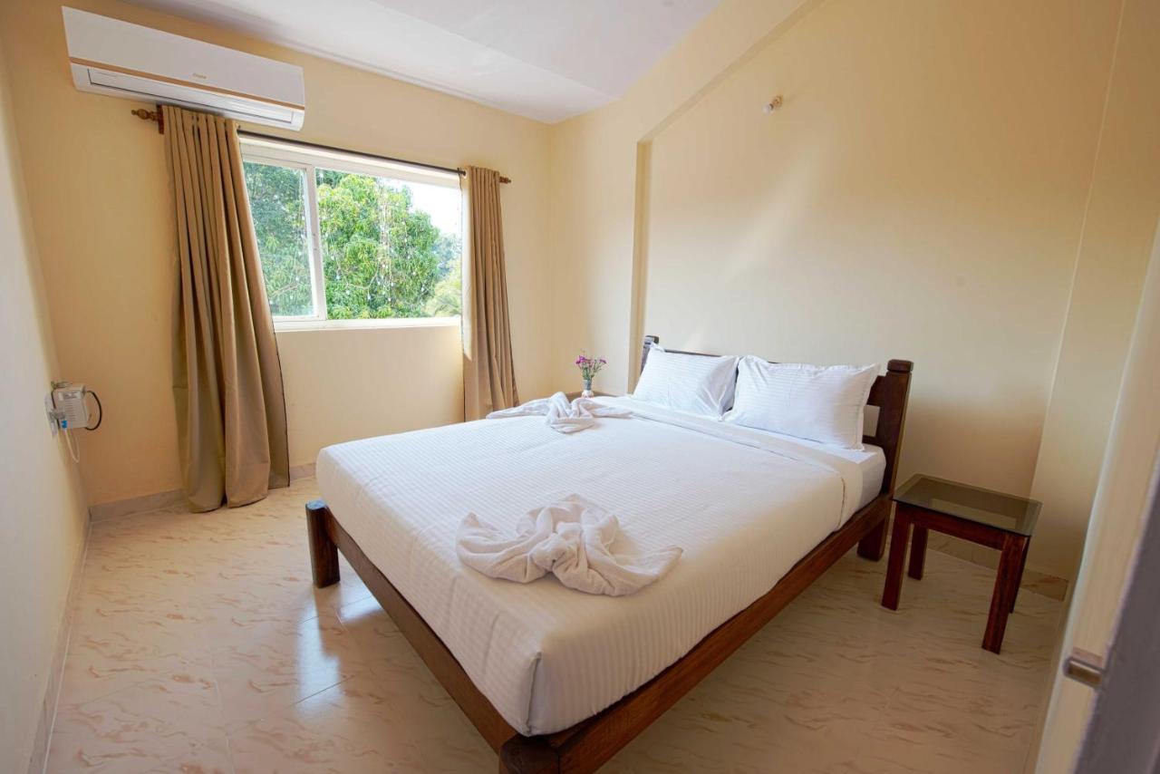 Resort Paloma De Goa Colva Exterior photo
