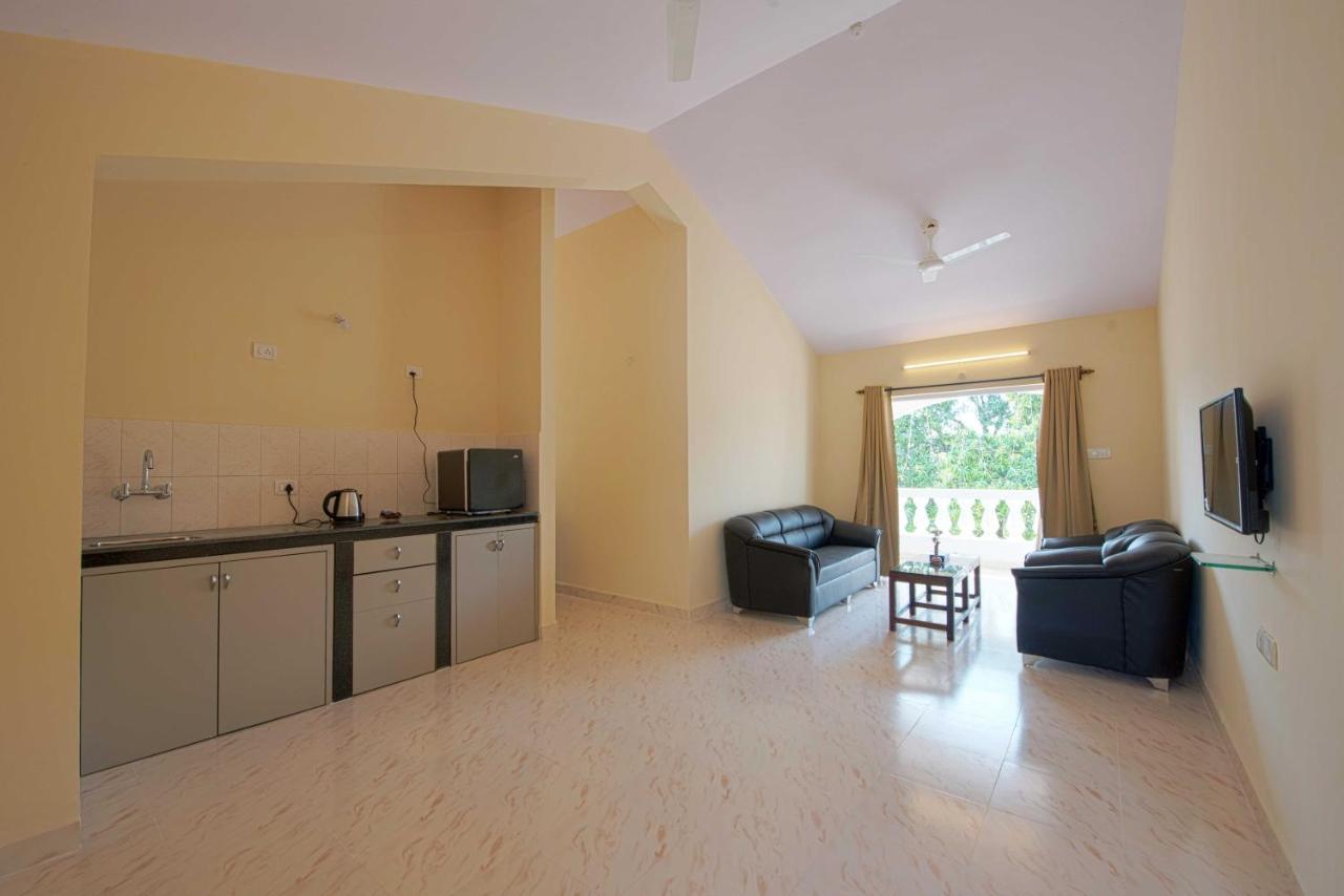 Resort Paloma De Goa Colva Exterior photo